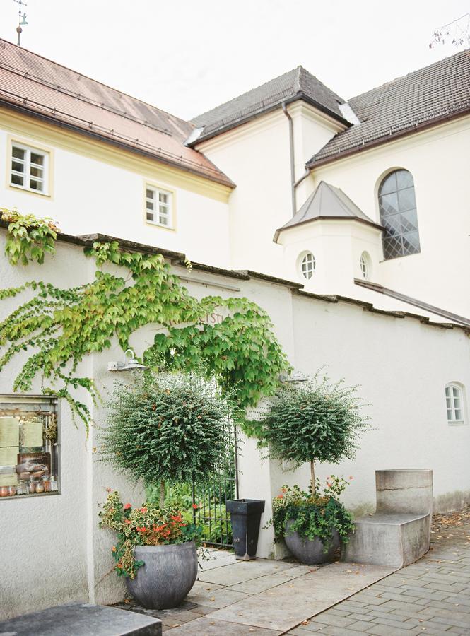 Kapuzinerhof Seminar- Und Kongresshotel Лауфен Экстерьер фото