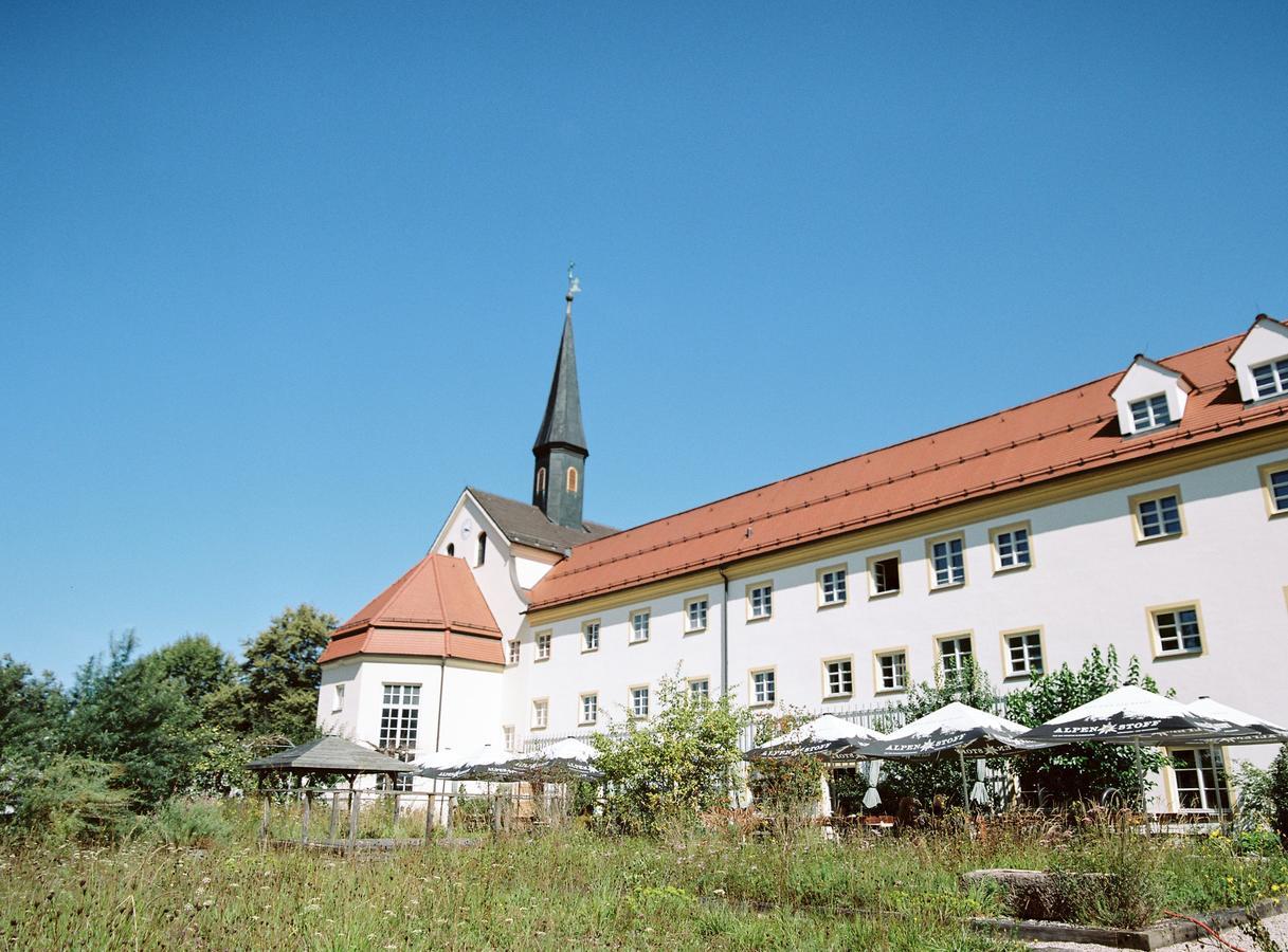 Kapuzinerhof Seminar- Und Kongresshotel Лауфен Экстерьер фото